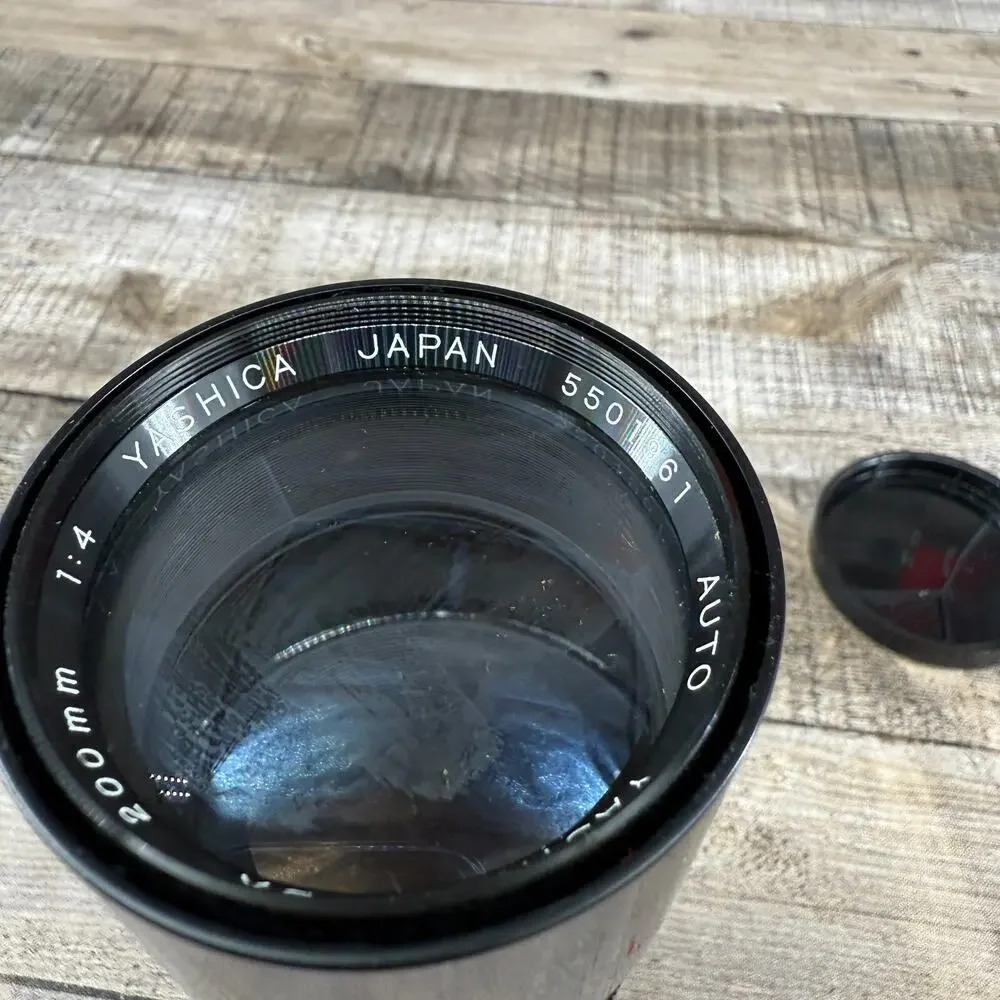 Yashica Yashinon-DX 200mm Lens 1:4 Auto Focus